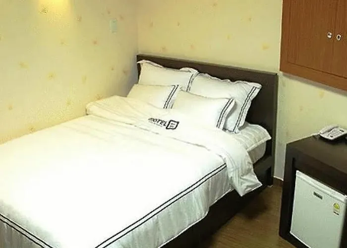 B 汽车旅馆 2*
